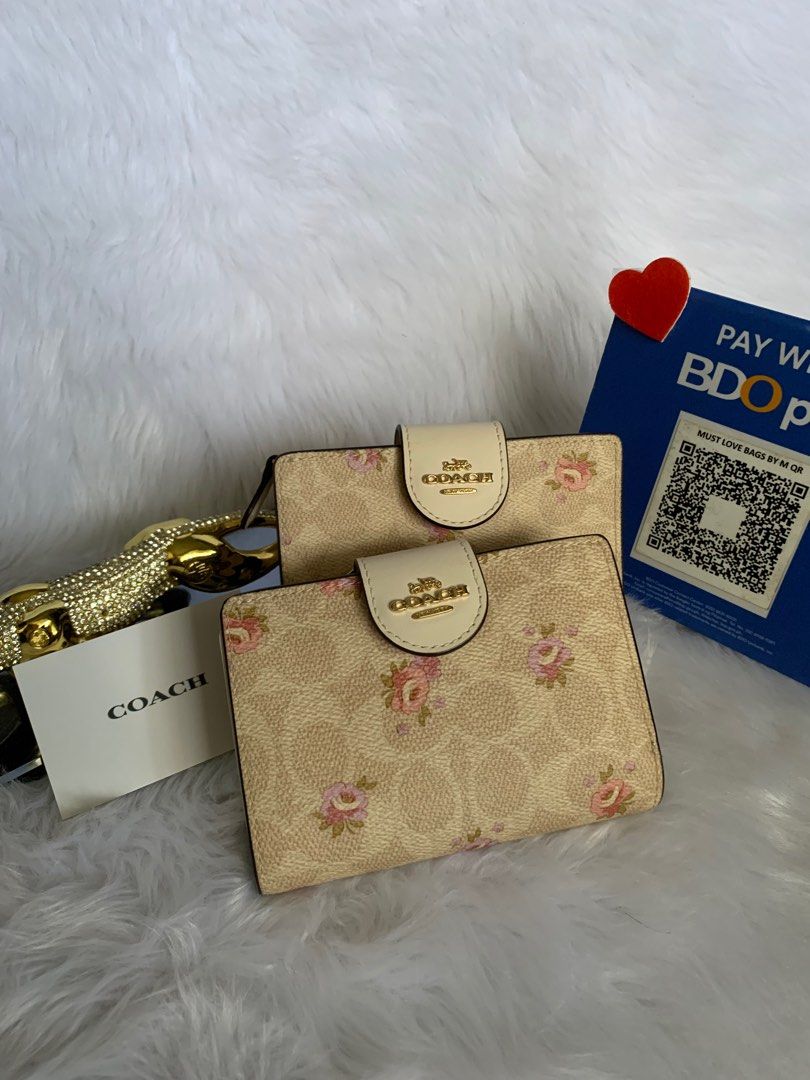 💯Original COACH Medium Bifold Wallet (Category: Luxury Bags & Wallets) located in Quezon City. Submitted by mustlovebagsbymarianne (Listing ID 1366455141, Image 2). Description: 💯Original & Brand New Inclusion: Care Card & Paper Bag Note: Lost Price Tag (hence selling low) Pls Like & Follow my Page: MUST LOVE BAGS By Marianne ✅ LAYAWAY▪️GGIVES▪️PayPal 💳 Major Credit Cards Accepted 💳 BDO Buy Now Pay Later up to 12mos (plus merchant fee) 💳 Ins