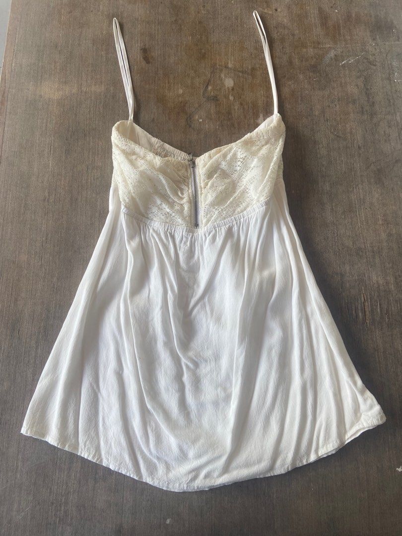 Pretty Flowwy Dress Top (Category: Others Tops) located in Manila. Submitted by greatdane2007 (Listing ID 1366432236, Image 2). Description: .