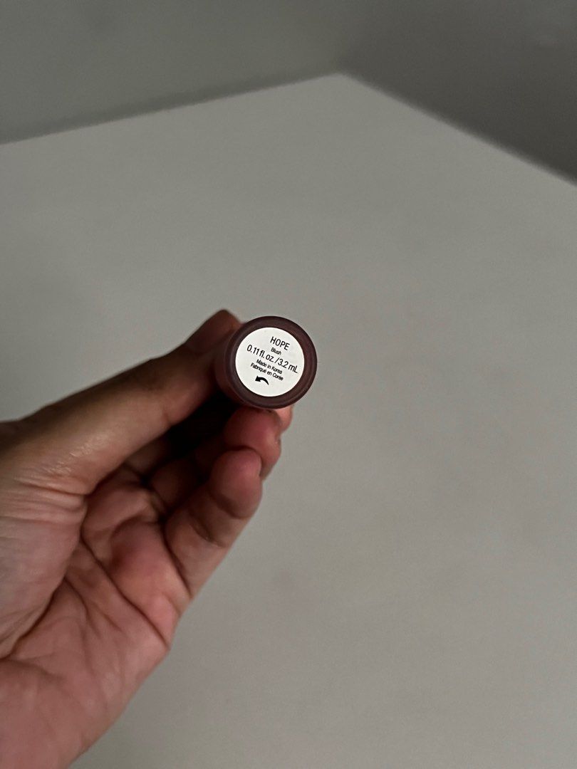 Rarebeauty (Category: Makeup) located in Taytay. Submitted by zdeclut (Listing ID 1366403150, Image 3). Description: Hope 3.2ml Brand new.