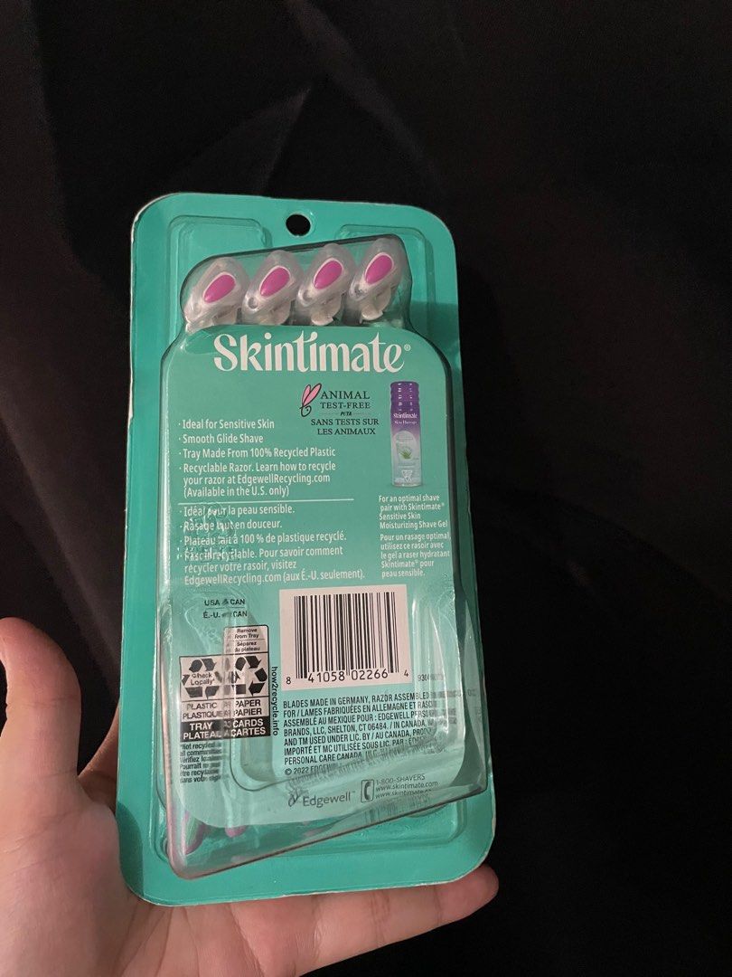 Skintimate Sensitive Quattro razor (Category: Hair Removal) located in Bulacan. Submitted by wolfhards (Listing ID 1366458267, Image 2). Description: Onhand, original from the U.S. 🇺🇸 – ₱280 •Condition: brand new, unsused (Please zoom in on the first two pics, there's dents on the box and some stains but not obvious. Never opened.) WYSIWYG (What you see is what you get) •RFS: Need space; I don’t use them. Padala ng kamag-anak. •Priority goes to