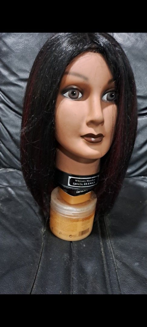Two tone wigs sime human hair (Category: Hair) located in Davao. Submitted by bravemoon_556cd5 (Listing ID 1366475005, Image 1). Description: free sf we ship nationwide gcash or bank account payment mode.