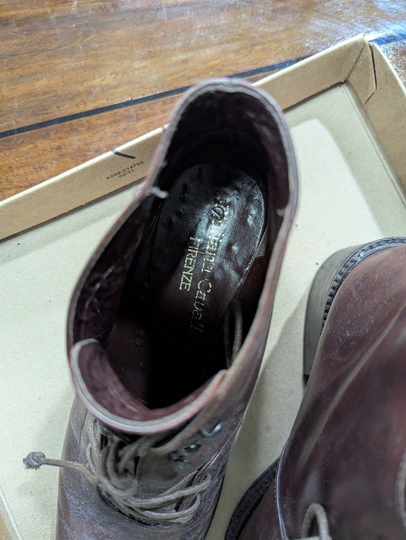 Vintage Leather Boots (Category: Boots) located in Manila. Submitted by milo25900 (Listing ID 1366431181, Image 2). Description: leather lace-up boots vintage find.