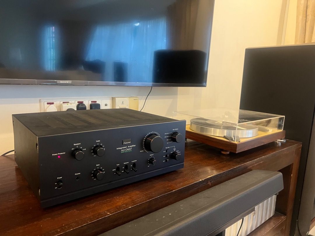Vintage Sansui SUPER FIDELITY SERIES-the Legendary 07 series-EXCEPTIONAL SOUND (Category: Soundbars, Speakers & Amplifiers) located in Singapore. Submitted by sgwarden (Listing ID 1366493530, Image 3). Description: • Manufacturer: Sansui • Model: AU-D 607 • Model series: Sansui's legendary 07 series • Type: Integrated amplifier • Years of manufacture: 1979 - 1980 • Made in: Japan This is made for the Japanese market. Have different quality and st