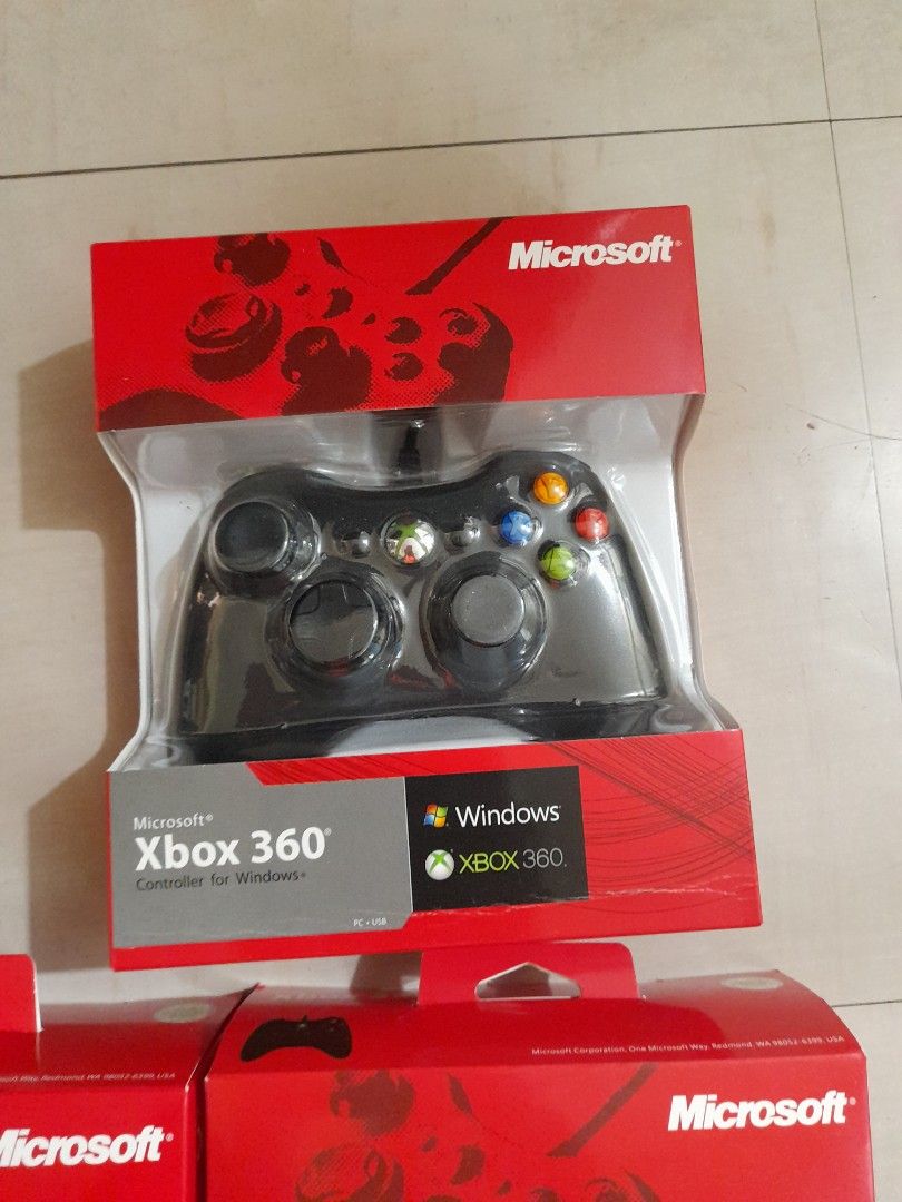XBOX WIRED CONTROLLER (Category: Controllers) located in Quezon City. Submitted by hajjasittienor (Listing ID 1366525039, Image 2). Description: .