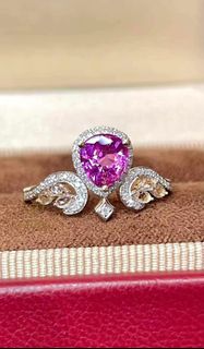 精緻新品! 1.02ct Unheated Pink- Purple  Sapphire Ring  18k gold & diamond, price 5280HKD 超抵一隻無燒粉紫💗💜藍寶石戒指! 靚色Vivid 1.02ct無燒粉紫色藍寶石,優雅設計! 搭配大粒白色藍寶石&鑽石,18K金材質,超抵! 只售5280HKD64211993828611110