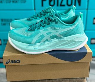 (Category: ) located in . Submitted by khai.uasneakers (Listing ID 1361869649, Image 1). Description: .