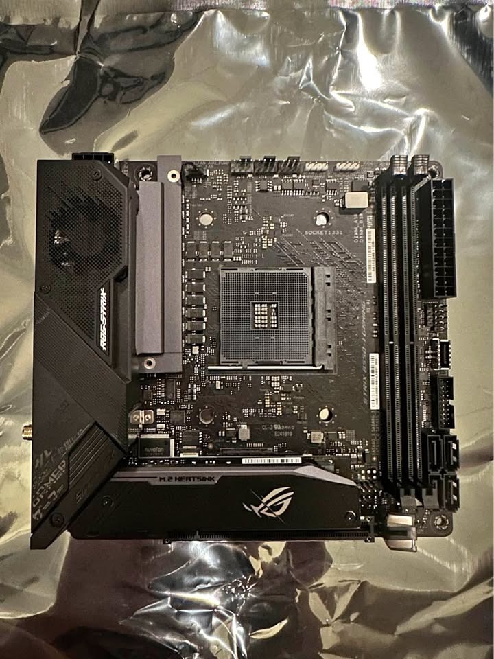 Asus ROG Strix B550I Itx motherboard, Computers & Tech, Parts ...