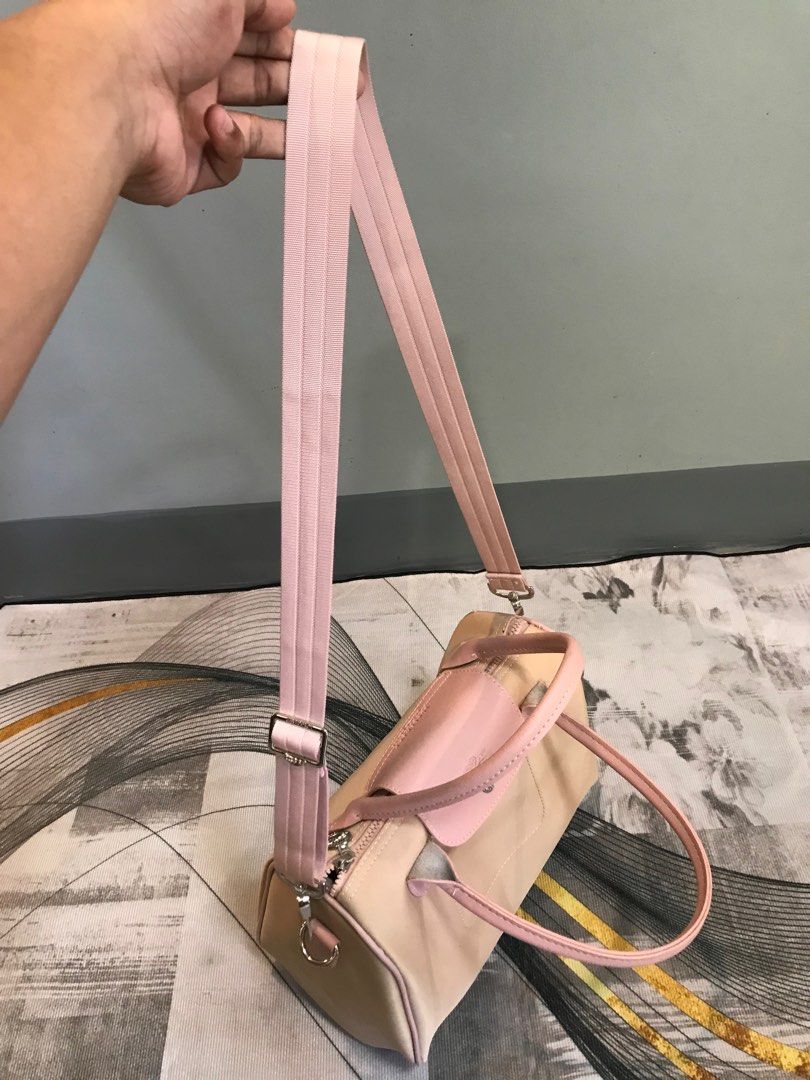 Authentic Longchamp Doctors Bag❤️‍🔥 (Category: Luxury Bags & Wallets) located in Ormoc. Submitted by g.tmills24 (Listing ID 1361846345, Image 2). Description: Want to sell.✨ Baka bet mo madam🙂 ❗️Reprice❗️ Authentic Longchmap Doctors Bag Two way ❤️‍🔥 Shoulder bag/Hand bag Measurement: Height8/Width10/Drop7/Depth6 Sign of usage See on Last picture Very good condition 1499 Free shipped💸 Dm me📩💖.