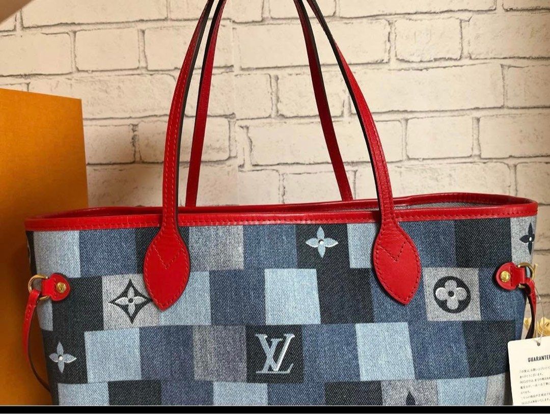 Authentic Lv Neverfull Denim shoulder bag (Category: Luxury Bags & Wallets) located in Quezon City. Submitted by jhaediah (Listing ID 1361811787, Image 3). Description: Today's Price💕 PH Onhand. Legit Authentic branded item，From Japan. PM📩 If interested‼️ ✅Neverfull MM Denin. Limited Edition. ✅Excellent Condition. ✅with box & dustbag code 50.