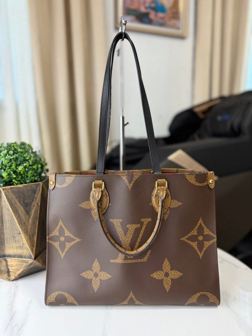 Authentic OTG MM Reverse Monogram (Category: Luxury Bags & Wallets) located in Quezon City. Submitted by jhaediah (Listing ID 1361901598, Image 3). Description: OTG MM Reverse Monogram ✨In Excellent Condition ✨Comes with Dust Bag 💁‍♀️All Items Are Guaranteed Authentic and Lifetime Money-Back Guarantee .