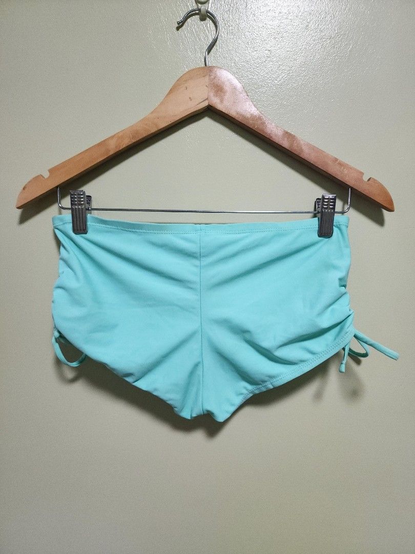 Bikini bottom mid to high waist (Category: Bikinis & Swimsuits) located in Cabanatuan. Submitted by vclarem (Listing ID 1361918954, Image 2). Description: Bikini bottom mid to high waist Lightly used in good condition only needs wash due to storage Small on tag but fits medium Inside lining clean RFS: decluttering Measurement when laid flat in inches: Waist 14-16 Front rise 7 Leg hole 9 MOP: BPI, Gcash, Maya SF c/o buyer thru J&T.