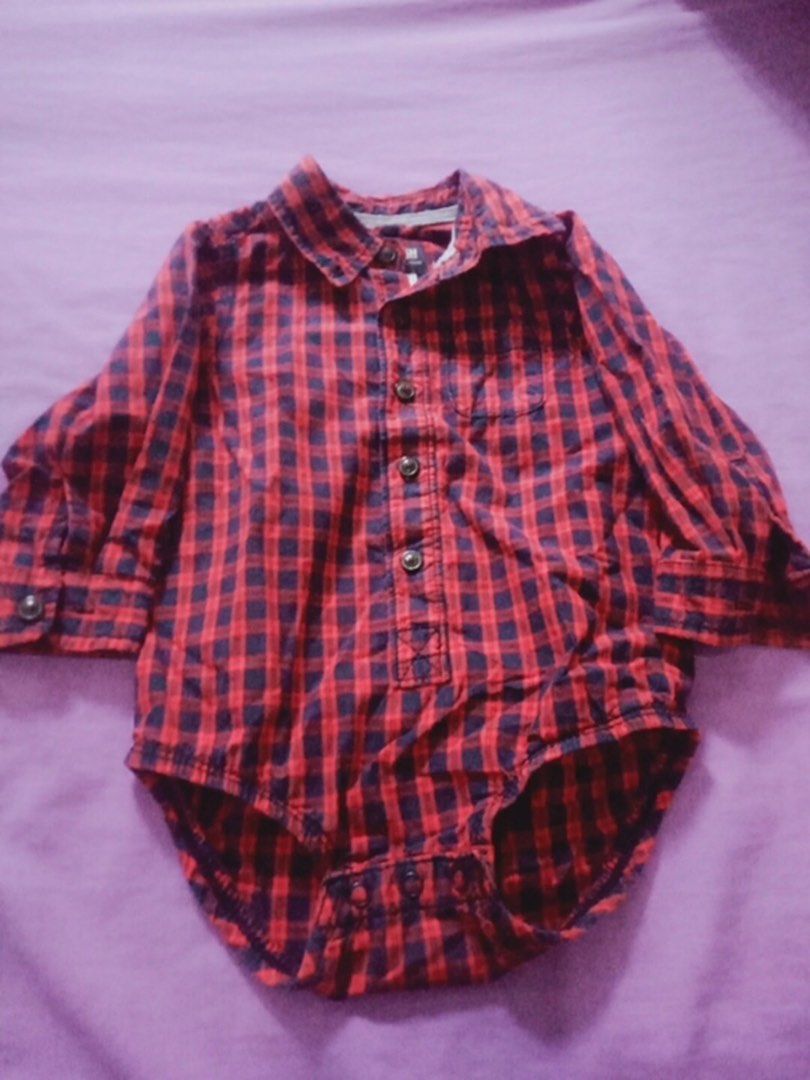 Branded onesie for 6mo- 1 yr (Category: Babies & Kids Fashion) located in Las Pinas. Submitted by josh1301 (Listing ID 1361854423, Image 3). Description: 5 bundle branded onesie for boys..