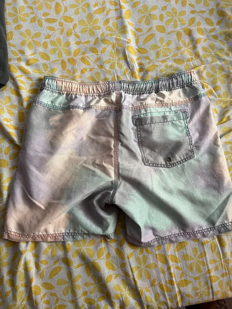 Cotton On swim shorts (Category: Shorts) located in San Jose del Monte. Submitted by yllib1112 (Listing ID 1361833213, Image 2). Description: Bagong bago pa. No issue. Medium size 30-32. Length 17 inches .