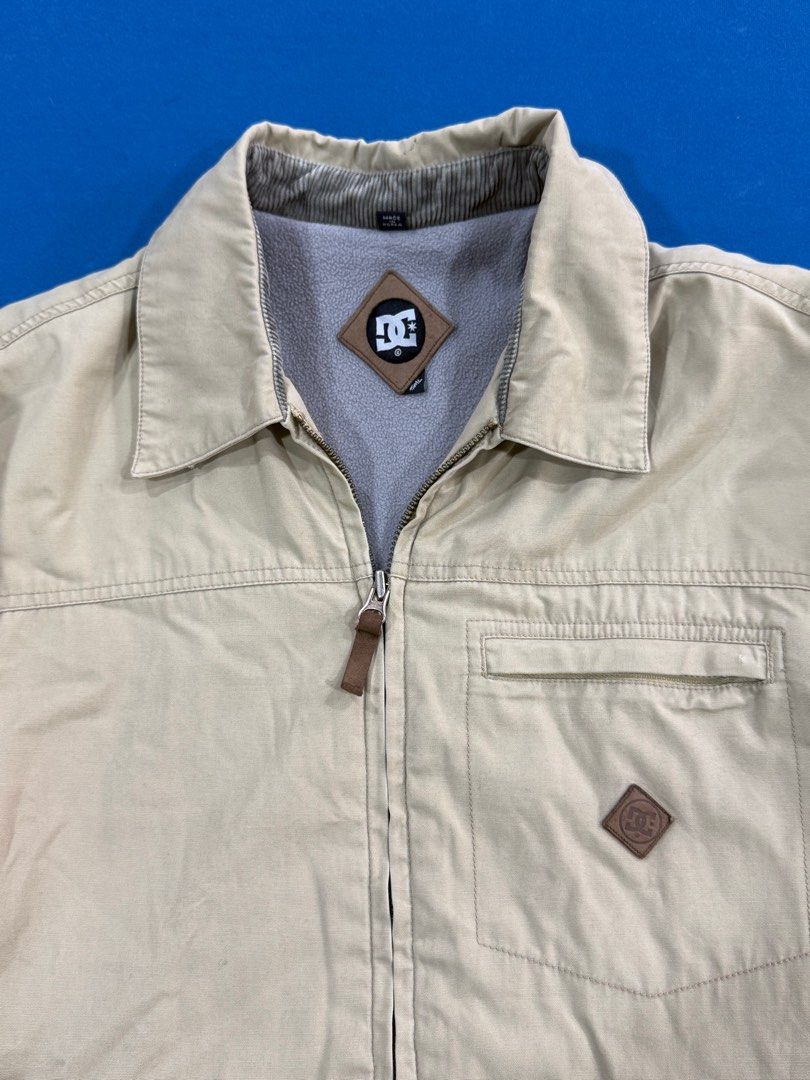 DC Jacket (Category: Coats, Jackets and Outerwear) located in Shah Alam. Submitted by prelovedbyadeli (Listing ID 1361879566, Image 2). Description: DC Jacket Pit: 22 Labuh: 25 Colour: Beige Condition: 10/10 Siap Cuci✅ Pm for more details!.
