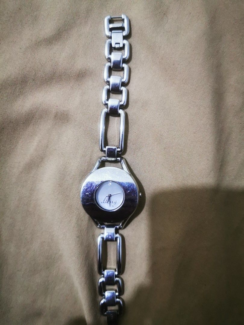 DKNY WOMENS BRACELET WATCH (Category: Women's Watches) located in Pasig City. Submitted by cezzdg (Listing ID 1361940525, Image 2). Description: BOUGHT IN THE US NO BATT/BOX ONLY NEEDS BATTERY.