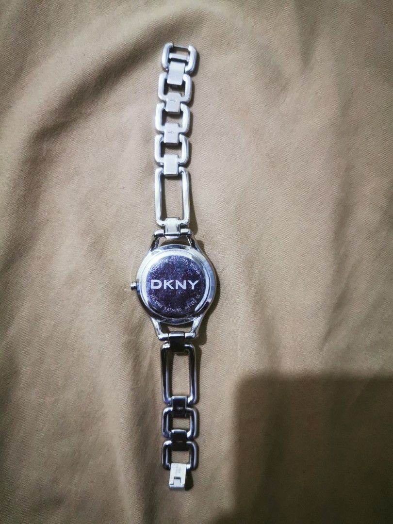 DKNY WOMENS BRACELET WATCH (Category: Women's Watches) located in Pasig City. Submitted by cezzdg (Listing ID 1361940525, Image 3). Description: BOUGHT IN THE US NO BATT/BOX ONLY NEEDS BATTERY.