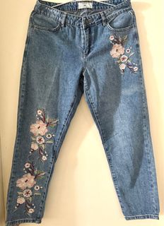 (Category: ) located in . Submitted by addictive_shopping (Listing ID 1361803263, Image 1). Description: .