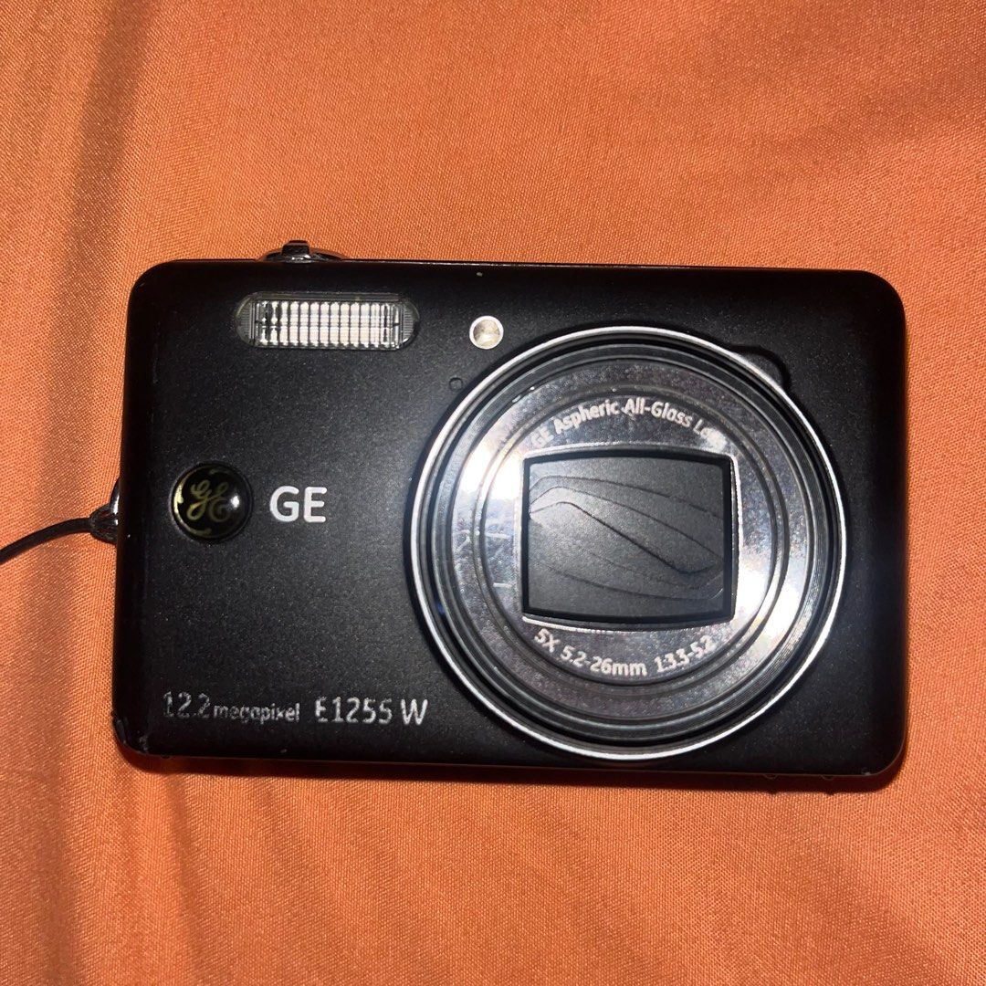 GE digicam (Category: Cameras) located in Quezon City. Submitted by declutterwsof (Listing ID 1361945408, Image 1). Description: Inclusions: 2 batteries and charger - price is negotiable - everything is working - has screen issue but doesn’t affect the photos - 12 MP.