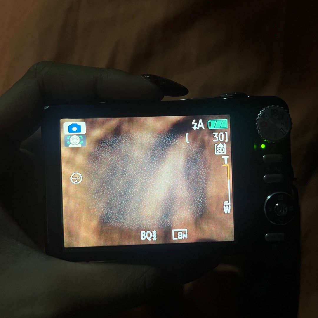 GE digicam (Category: Cameras) located in Quezon City. Submitted by declutterwsof (Listing ID 1361945408, Image 2). Description: Inclusions: 2 batteries and charger - price is negotiable - everything is working - has screen issue but doesn’t affect the photos - 12 MP.