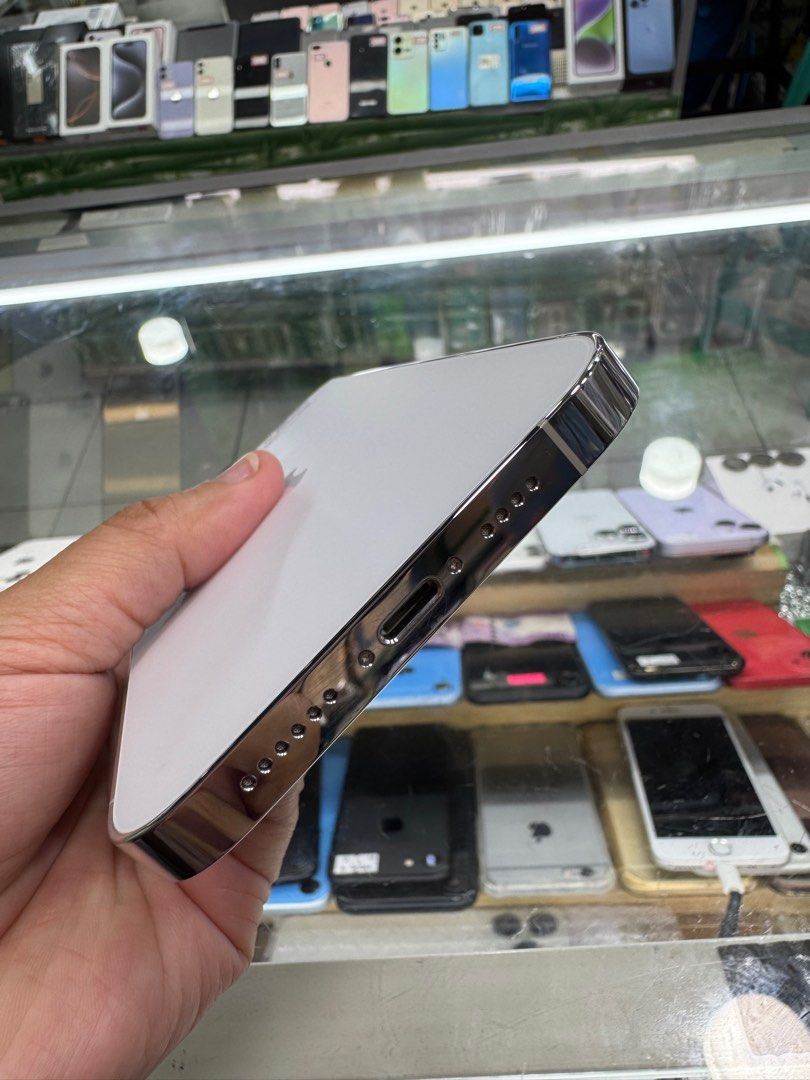 iPhone 14 pro max (256gb) smartlock (Category: iPhone 14 Series) located in Manila. Submitted by arzillah (Listing ID 1361838271, Image 3). Description: iPhone 14 Pro max (smartlock) 256gb 96% bh Smartlock Ntc approve Slightly use No issue All working Open for COD/COP + SF Manila area (sameday delivery) Province area (via LBC) required DP to avoid cancellations Physical store: Greenhills Shopping Center, 2ndfloor Contact#: 09482217224 Page: Arzil