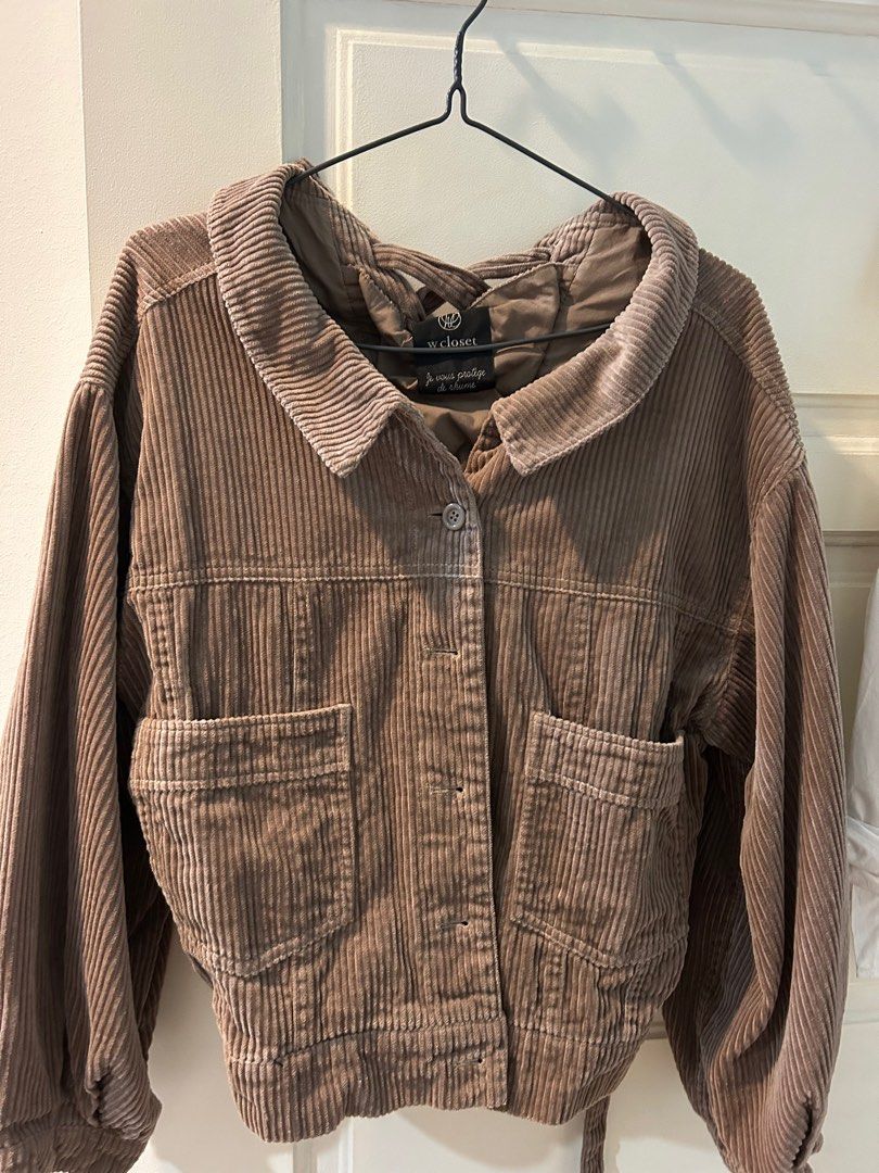 Jacket (Category: Coats, Jackets and Outerwear) located in Petaling Jaya. Submitted by nh0601 (Listing ID 1361875233, Image 1). Description: W Closet Jacket Very comfortable material Can fit S-L Condition : Good.
