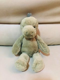 (Category: ) located in . Submitted by callsmebae.bear (Listing ID 1361851596, Image 1). Description: .