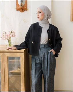 (Kategori: ) berada di . Dikirim oleh preloved_stuff10 (ID iklan 1361837375, Gambar 1). Deskripsi: .
