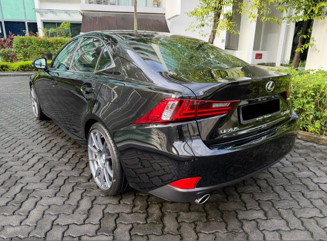 Lexus IS200T Executive Auto Auto62872682409474112