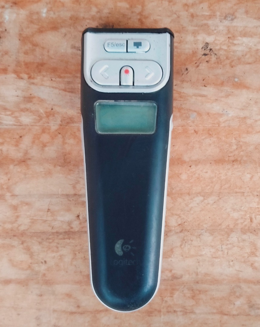 Logitech R-RB5 USB Presenter Laser pointer ORIGINAL, Elektronik, Bagian ...