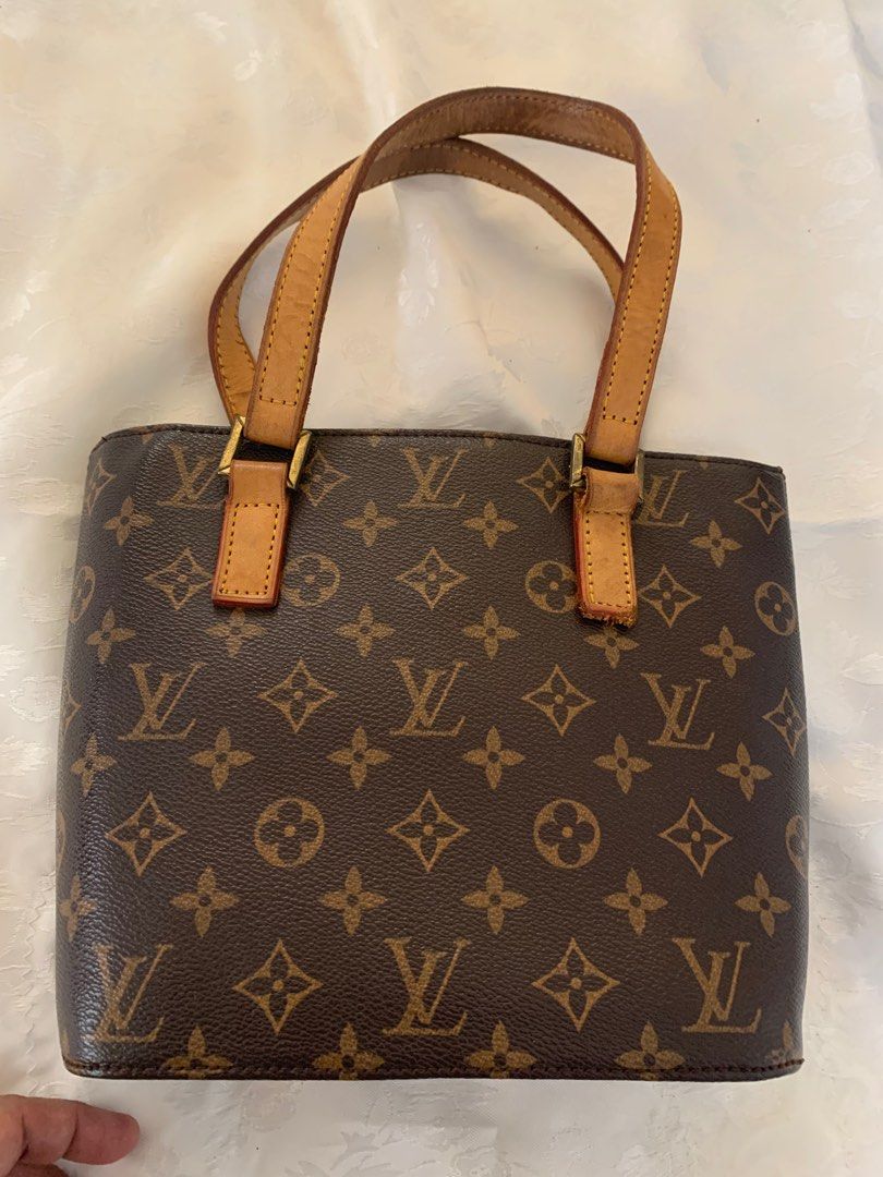 LV small bucket bag (Category: Luxury Bags & Wallets) located in Angeles City. Submitted by MTstuffs (Listing ID 1361877107, Image 1). Description: Small bucket tote bag Last price posted searchable code With normal signs of use In very good condition L 21cm W 21cm Height handle 16cm.