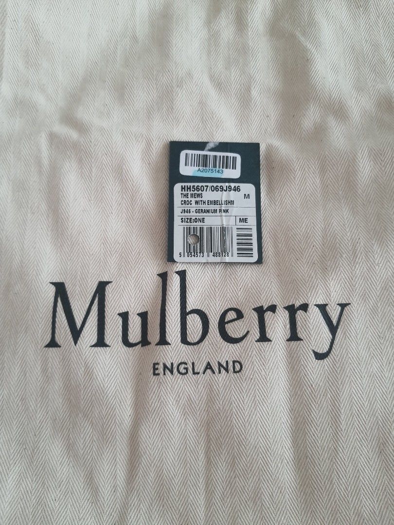 MULBERRY TOP HANDLE BAG (Category: Luxury Bags & Wallets) located in Mandaluyong City. Submitted by shark198 (Listing ID 1361832275, Image 3). Description: Mulberry top handle bag authenticity guaranteed as good as new except slight scratches on the metal, not noticiable much.