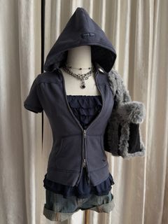 (Category: ) located in . Submitted by lushes.co (Listing ID 1361922672, Image 1). Description: .
