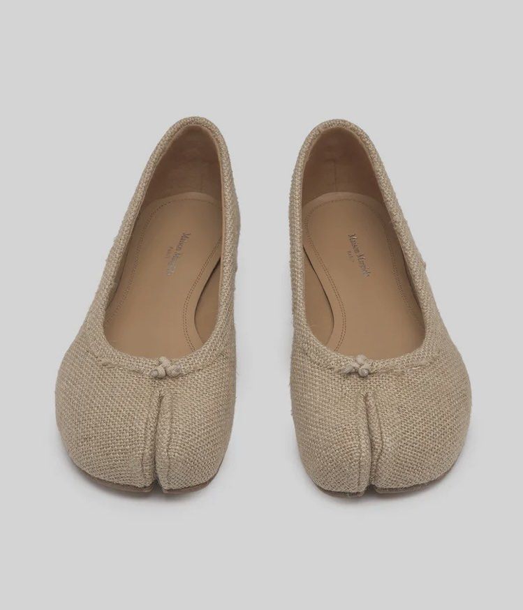 Pasabuy! Maison Margiela Tabi Flats (Category: Sneakers & Footwear) located in Quezon City. Submitted by everybit (Listing ID 1361867171, Image 1). Description: - Brand new and Authentic (Will be bought directly from Stores) - Inclusions: Box, Receipt, Dust Bags and Maison Margiela Cards and Tags in tact (I provide everything) - ETA: 4-5 weeks - Size Available: 37 - Only 50% downpayment, remaining will be settled once item is in PH Note: All of t