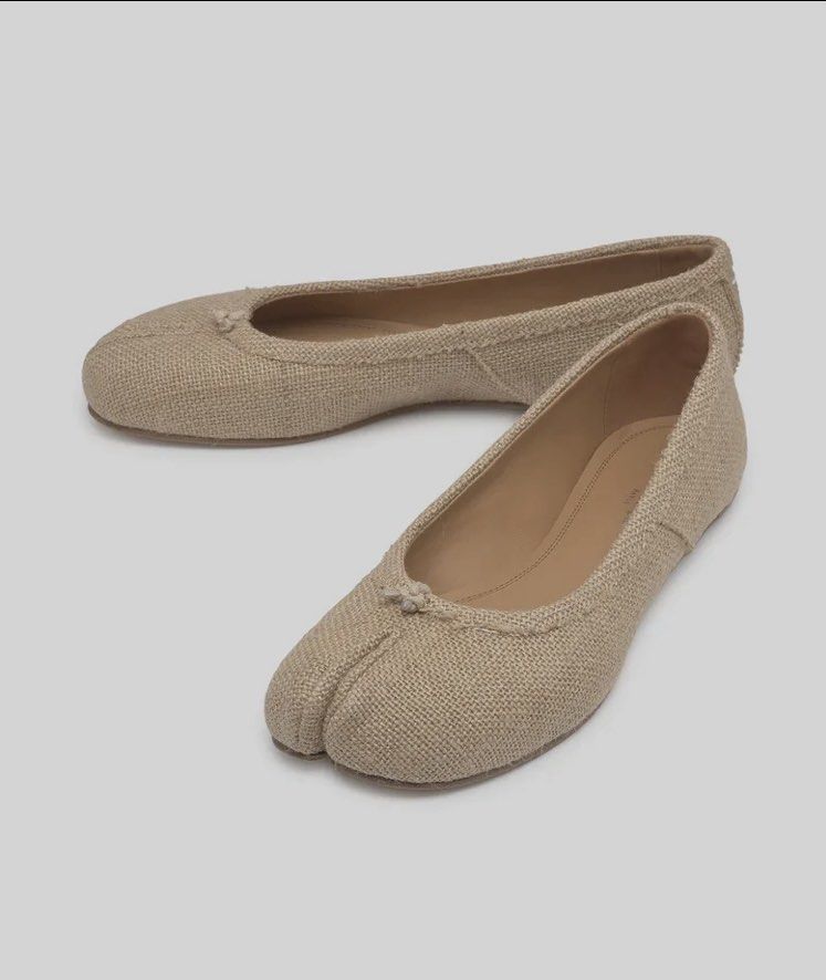 Pasabuy! Maison Margiela Tabi Flats (Category: Sneakers & Footwear) located in Quezon City. Submitted by everybit (Listing ID 1361867171, Image 2). Description: - Brand new and Authentic (Will be bought directly from Stores) - Inclusions: Box, Receipt, Dust Bags and Maison Margiela Cards and Tags in tact (I provide everything) - ETA: 4-5 weeks - Size Available: 37 - Only 50% downpayment, remaining will be settled once item is in PH Note: All of t