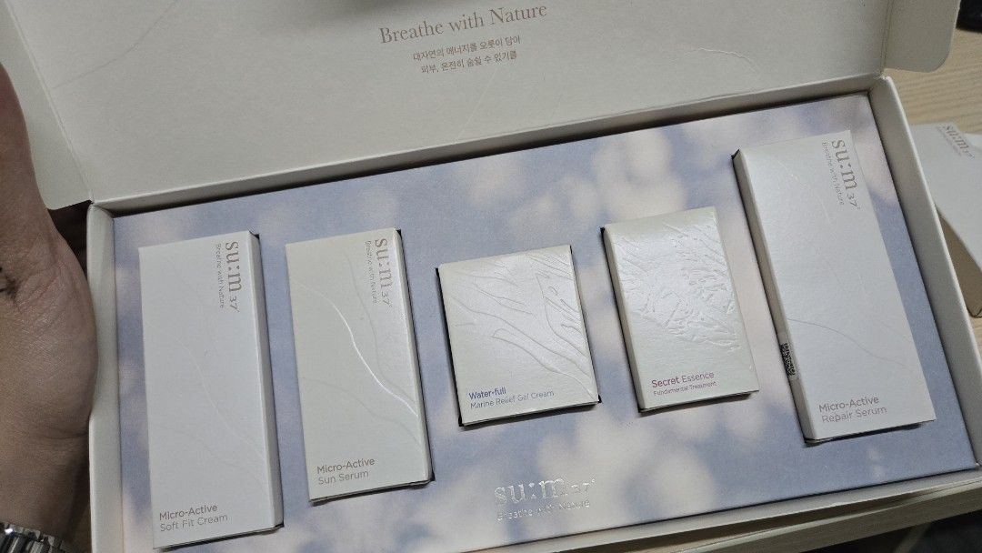 Su:m 37 trial kit set (Category: Face Care) located in Taguig. Submitted by janeydoe1 (Listing ID 1361887542, Image 2). Description: Get this perfect trial kit set for only 799! super cheap. got this from pasabuy from South Korea. RFS: Too many skin care products hehe.