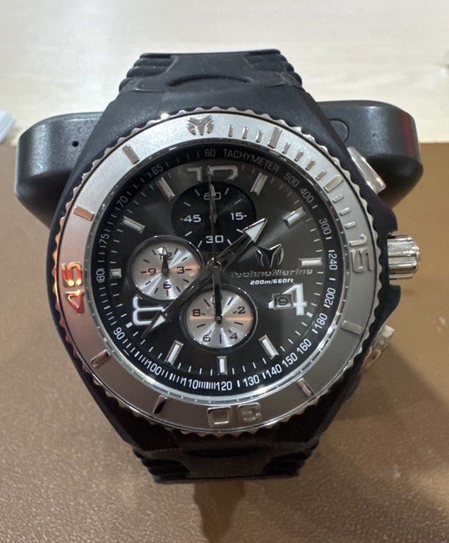 TECHNOMARINE CRUISE JELLYFISH 45MM (Category: Men's Watches) located in Quezon City. Submitted by dennistim (Listing ID 1361833770, Image 1). Description: with box rfs: using apple watch nego. .