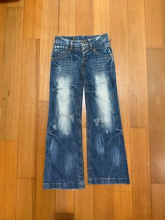 (Category: ) located in . Submitted by ecthrifttt (Listing ID 1361892039, Image 1). Description: .
