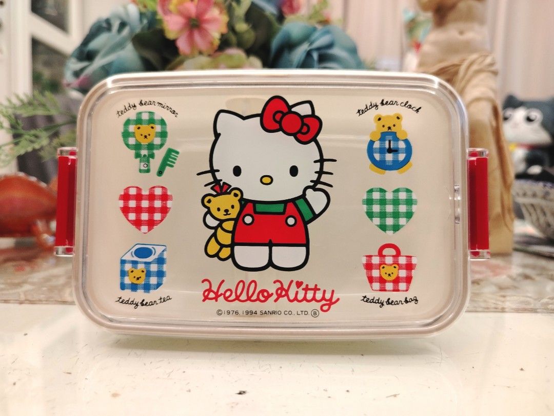 Vintage Sanrio Hello Kitty '94 Lunch Box (Category: Food Organization & Storage) located in San Fernando. Submitted by jpmarketplace2023 (Listing ID 1361815756, Image 1). Description: 💚 All items are authentic from Japan. 💛 MOP: GCash (❌️ GCash Protect) 🩵 MOD: LBC only (❌️ S. Checkout, COD, COP) 💙 Meet-up: Vista Mall, San Fernando, Pampanga 💜 All items are on-hand. 🧡 First to pay gets the item first. ❤️ Breakable items are packed with care 