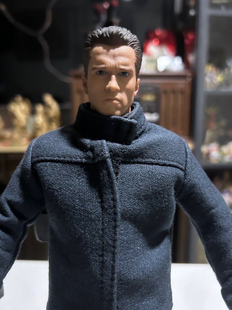 1/6 Scale Terminator Arnold Schwarzenegger (Category: Figurines & Statues) located in Manila. Submitted by cxtremetoy17724 (Listing ID 1362052668, Image 2). Description: 1/6 Scale Terminator Arnold Schwarzenegger.