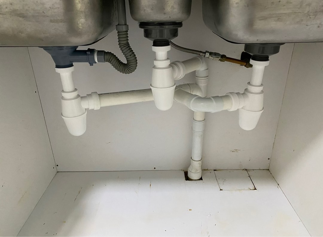 (Category: ) located in . Submitted by repairs. (Listing ID 1117948519, Image 1). Description: .