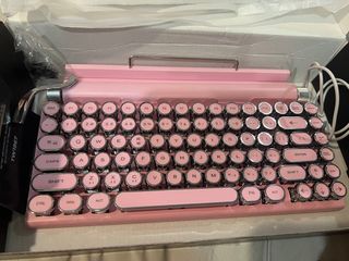 (Category: ) located in . Submitted by morbidaphrodite (Listing ID 1362091392, Image 1). Description: .