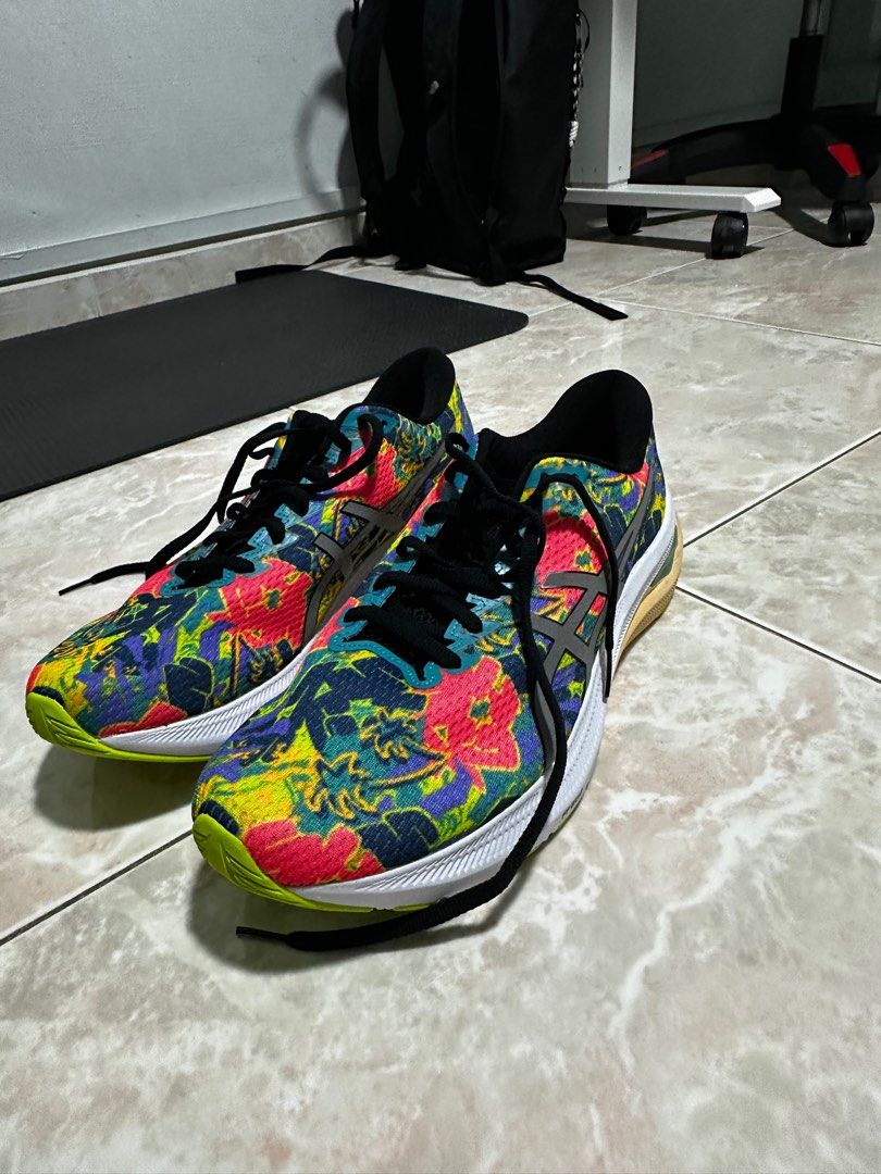 Asics GT-2000 13 Liteshow (Category: Sneakers) located in Singapore. Submitted by wintermeloon (Listing ID 1362081589, Image 1). Description: .