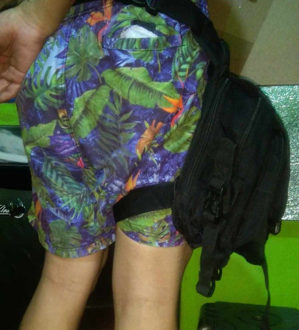 Camelbak sling/leg bag tactical (Category: Sling Bags) located in Mandaluyong City. Submitted by gambitsanity (Listing ID 1362069511, Image 2). Description: camelbak sling leg/bag tactical authentic 3 storage 2 divider adjustable straps for leg, hip or shoulder 4 pockets large capacity storage quality and durable hindi sya katulad nung nabibili sa mga online shop water resistant weather proof no damage or what so ever needs cleaning lang. bought 