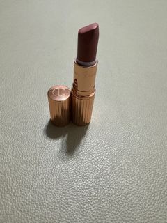 Charlotte Tilbury Matte Lipstick in Pillowtalk