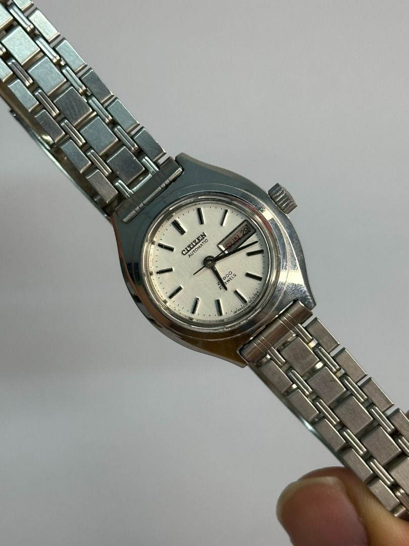 Citizen Stainless Quartz (Category: Luxury Watches) located in Manila. Submitted by kallisto.timepiece (Listing ID 1362073092, Image 1). Description: Citizen Stainless Quartz Serial #: 5020945 Size: 26mm Good condition Newly Serviced ₱3,000 shipping fee not included Mode of Payment: Gcash Bank Transfer (Metrobank/Unionbank) 🚚 Same day delivery via Lalamove (Metro Manila only) 🚚 1-5 days via LBC (outside metro manila) 🤝 Meet up: LRT2 Stations (