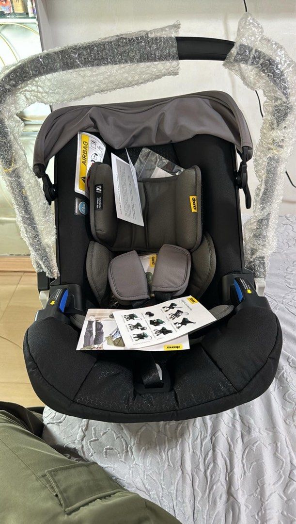 Doona Infant Car Seat and Stroller (Category: Strollers) located in Paranaque City. Submitted by blackpanther0101 (Listing ID 1362079598, Image 2). Description: Doona Infant Car Seat and Stroller 17,000 still negotiable Used for only 1 and a half month my baby is just 2 months old complete set with box QC Area Pick up.