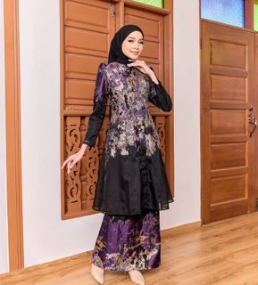 (Category: ) located in . Submitted by felishacouture (Listing ID 1362081655, Image 1). Description: .