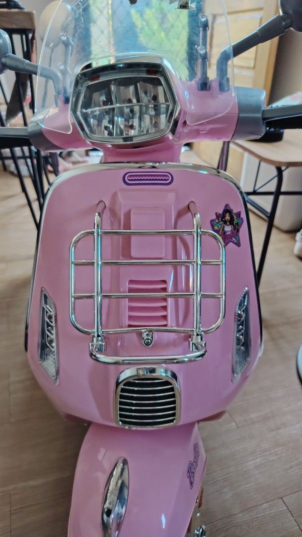 Electric Motorcycle (Category: Motorbikes for Sale) located in Quezon City. Submitted by danibang07 (Listing ID 1362007935, Image 2). Description: 2 kids can ride and it includes charger. Rfs: decluttering. Xxx.