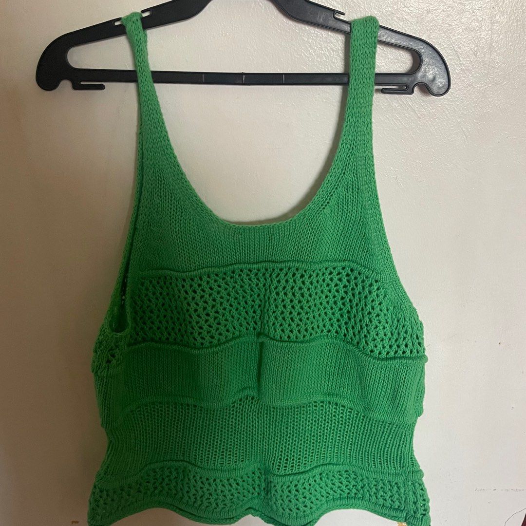 Express Green Knit Tank Top (Category: Sleeveless) located in Lubao. Submitted by glimo (Listing ID 1361993442, Image 2). Description: express green knit tank top - perfect for summer - fits large -rfs: decluttering mop: gcash mod: flash express/ j&t .