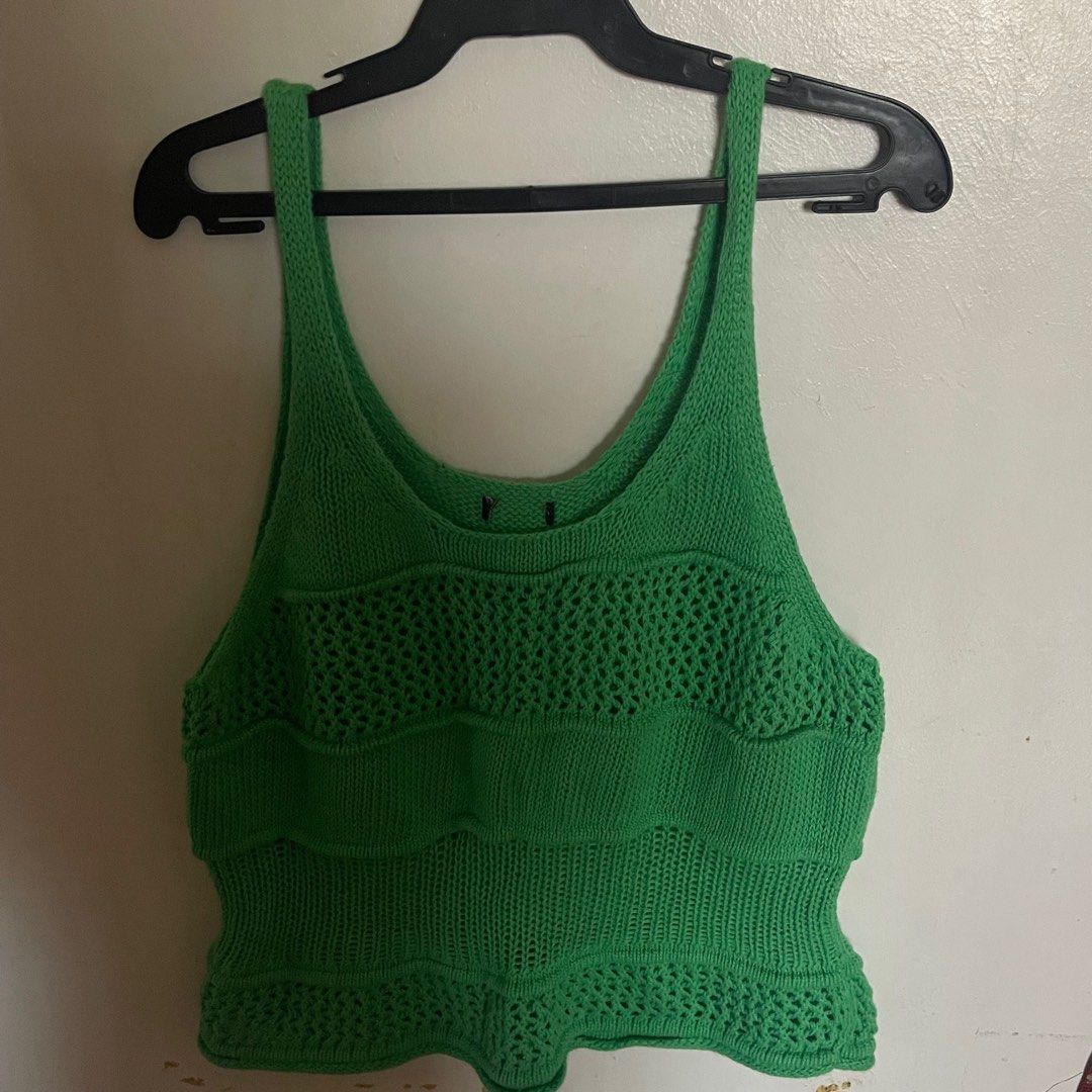 Express Green Knit Tank Top (Category: Sleeveless) located in Lubao. Submitted by glimo (Listing ID 1361993442, Image 1). Description: express green knit tank top - perfect for summer - fits large -rfs: decluttering mop: gcash mod: flash express/ j&t .